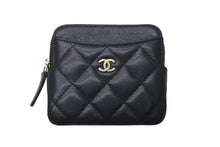 Load image into Gallery viewer, 極美品 CHANEL シャネル マトラッセ コンパクトウォレット コインケース 30番台 キャビアスキン ブラック ゴールド金具 中古 4c074452