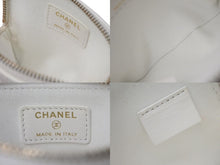 Load image into Gallery viewer, 極美品 CHANEL シャネル ココマーク コインケース 財布 ランダム番台 イタリア製 キャビアスキン ホワイト ゴールド金具 中古 4c074459