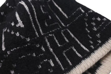 Load image into Gallery viewer, CHANEL シャネル Cashmere Wool Silk Logo Beanie Black White カシミヤ ウール シルク ビーニー 美品 中古 4c074470