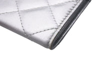 Load image into Gallery viewer, CHANEL シャネル Metallic Passport Holder メタリック パスポート ホルダー シルバー 14番台 美品 中古 4c074493