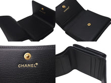 Load image into Gallery viewer, 新品未使用 CHANEL シャネル 三つ折り財布 ココマーク 6番台 フランス製 レザー メタル ブラック ゴールド金具 中古 4c074503 正規品