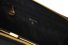 Load image into Gallery viewer, CHANEL シャネル 長財布 ラウンドジップ キャビアスキン ココマーク 4番台 ブラック レディース 美品 中古 4c074505