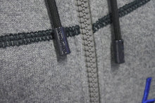 Load image into Gallery viewer, 極美品 LOUISVUITTON ルイヴィトン 21AW NBA ロゴ刺繍 パーカー RM211M ZMG HKY03W グレー ブルー レッド サイズXXL 中古 4c074608