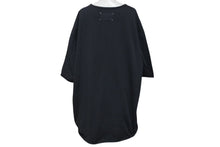 画像をギャラリービューアに読み込む, 極美品 Maison Margiela メゾンマルジェラ 22SS オーバーサイズ カットオフ 半袖Ｔシャツ ブラック ファブリック S50GC0668 サイズM 中古 4c074648