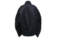 Load image into Gallery viewer, 極美品 sacai サカイ MA-1 ジャケット 21-02523M サイズ3 ブラック ナイロン 切り返しデザイン 21SS 中古 4c074758