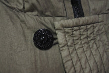 画像をギャラリービューアに読み込む, 極美品 STONE ISLAND ストーンアイランド ヘビージャケット 脱着式ムートンフード ダウン コート N3-B カーキ サイズXL 中古 4c074762