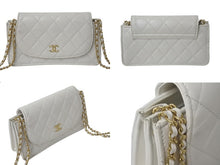 Load image into Gallery viewer, CHANEL シャネル チェーンウォレット ショルダーバッグ ココマーク ホワイト ラムスキン ランダム番台 ゴールド金具 美品 中古 4c074826