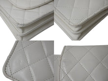 Load image into Gallery viewer, CHANEL シャネル チェーンウォレット ショルダーバッグ ココマーク ホワイト ラムスキン ランダム番台 ゴールド金具 美品 中古 4c074826