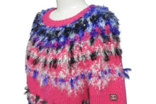 Load image into Gallery viewer, CHANEL シャネル モールニット カシミヤセーター P71555K10324 サイズ34 ココマーク プレート ラインストーン ピンク 美品 中古 4c074849