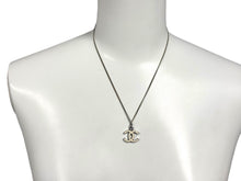 Load image into Gallery viewer, 極美品 CHANEL シャネル 両面ココマーク ネックレス アクセサリー 07v刻印 メタル シルバー アイボリー 中古 4c074883