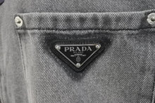 Load image into Gallery viewer, 新品同様 PRADA プラダ 23AW ジップアップ デニム ジャケット GEC086 グレー トライアングルロゴ コットン シルバー金具 サイズXL 中古 4c074887