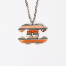 Load image into Gallery viewer, CHANEL シャネル ネックレス ココマーク ボーダー オレンジ ピンク シルバー ボーダー 重量約9.47g 05P刻印 美品 中古 4c074894
