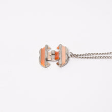 Load image into Gallery viewer, CHANEL シャネル ネックレス ココマーク ボーダー オレンジ ピンク シルバー ボーダー 重量約9.47g 05P刻印 美品 中古 4c074894