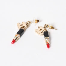 Load image into Gallery viewer, 極美品 CHANEL シャネル ピアス リップスティック 両耳 重量約8.36g GP ゴールド ブラック レッド 04A刻印 中古 4c064770