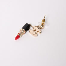 Load image into Gallery viewer, 極美品 CHANEL シャネル ピアス リップスティック 両耳 重量約8.36g GP ゴールド ブラック レッド 04A刻印 中古 4c064770