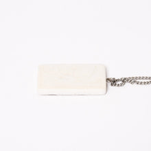 Load image into Gallery viewer, CHANEL シャネル プレートネックレス ネックレス ホワイト×シルバー シルバーチェーン 重量約16.63g 美品 中古 4c074903
