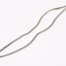 Load image into Gallery viewer, CHANEL シャネル プレートネックレス ネックレス ホワイト×シルバー シルバーチェーン 重量約16.63g 美品 中古 4c074903
