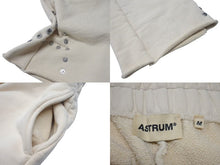 Load image into Gallery viewer, 極美品 ASTRUM アストルム フレア スウェットパンツ キナリ コットン アイボリー ホワイト シルバー金具 サイズM 中古 4c074978