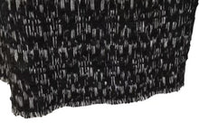 Load image into Gallery viewer, CHANEL シャネル ニットツイード ワンピース ウール ナイロン ブラック P42239W04983 サイズ 34 美品 中古 4c075093