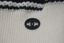画像をギャラリービューアに読み込む, 極美品 CHANEL シャネル チルデンニット セーター P60639K46411 サイズ34 ココマーク Vネック ベージュ ブラック 中古 4c075095