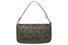 Load image into Gallery viewer, LOUIS VUITTON ルイヴィトン ポシェットアクセソワールモノグラムグラフィティ M92191 ハンドバッグ カーキ 美品 中古 4c075132