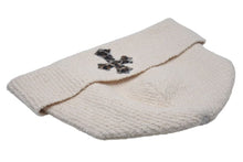 画像をギャラリービューアに読み込む, 新品未使用 CHROME HEARTS クロムハーツ ハラコ 新作 クロスパッチ ニット帽 ビーニー ホワイト レオパード シルバー金具 OS 中古 4c075135