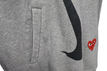 Load image into Gallery viewer, COMME des GARCONS x Nike コムデギャルソン x ナイキ 限定 スエット グレー PLAY TOGETHER 2020AW AE-T404 美品 中古 4c075141