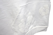 Load image into Gallery viewer, 新品未使用 DENIMTEARS デニムティアーズ コットンリース プルオーバースウェットパーカー フラワー ホワイト サイズXL 中古 4c075168