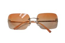 Load image into Gallery viewer, CHANEL シャネル リムレス サングラス 4017-D c.125/56 サイズ62□17 120 ココマーク ラインストーン オレンジ グラデーション 美品 中古 4c075191