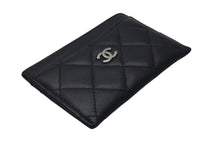 Load image into Gallery viewer, CHANEL シャネル ラムスキン タイムクラシック マトラッセ カードケース ブラック ランダム 美品 中古 4c075252