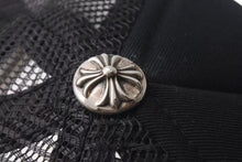 画像をギャラリービューアに読み込む, 極美品 CHROME HEARTS クロムハーツトラッカーキャップ ニューヨーク CHロゴ刺繍 クロスボール シルバー 925 ブラック 中古 4c075270