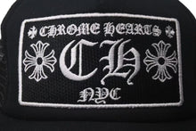 画像をギャラリービューアに読み込む, 極美品 CHROME HEARTS クロムハーツトラッカーキャップ ニューヨーク CHロゴ刺繍 クロスボール シルバー 925 ブラック 中古 4c075270