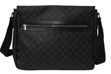 Load image into Gallery viewer, LOUIS VUITTON ルイヴィトン ダニエルMM ショルダーバッグ N58029 ダミエグラフィット ブラック シルバー金具 美品 中古 4c075299