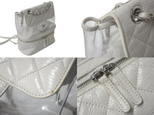Load image into Gallery viewer, CHANEL シャネル チェーンバックパック リュック 26番台 ココマーク キルティング バニティ型 ホワイト クリア 美品 中古 4c075302