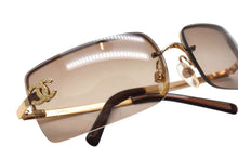 Load image into Gallery viewer, CHANEL シャネル リムレス サングラス 4104-B c.125/13 サイズ62□15 120 ココマーク ラインストーン グラデーション 美品 中古 4c075342