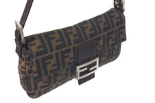 画像をギャラリービューアに読み込む, FENDI フェンディ マンマバケット ワンショルダーバッグ ズッカ柄 コットンキャンバス レザー シルバー金具 ブラウン 美品 中古 4c075385