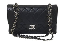 Load image into Gallery viewer, CHANEL シャネル マトラッセ 23cm Wチェーンショルダーバッグ Wフラップ 6番台 ラムスキン ココマーク ブラック 美品 中古 4c075396