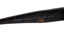 Load image into Gallery viewer, CHANEL シャネル ココマーク サングラス メガネ 5234-Q-A プラスチック レザー ブラウン ゴールド金具 サイズ57□16 美品 中古 4c075412