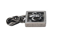 画像をギャラリービューアに読み込む, CHROME HEARTS クロムハーツ フレームド BSフレア チャーム ペンダントトップ 重量約5.1g 1998/.925刻印 シルバー925 美品 中古 4c075422