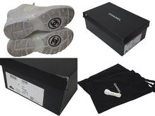 Load image into Gallery viewer, CHANEL シャネル ココマーク スニーカー ホワイト オフホワイト スウェード サイズ37 G34360 レディース 美品 中古 4c075444