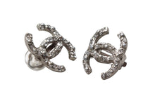 Load image into Gallery viewer, 極美品 CHANEL シャネル イヤリング 両耳 ココマーク A12A刻印 フランス製 メタル ラインストーン 2.7g シルバー金具 中古 4c075481
