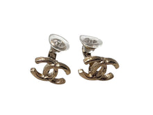 Load image into Gallery viewer, 極美品 CHANEL シャネル イヤリング ココマーク アクセサリー A12P刻印 GP 1.5g ゴールド金具 中古 4c075482