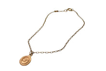 Load image into Gallery viewer, CHANEL シャネル ココマーク ネックレス オーバル ヴィンテージ アクセサリー フランス製 ゴールド 美品 中古 4c075489