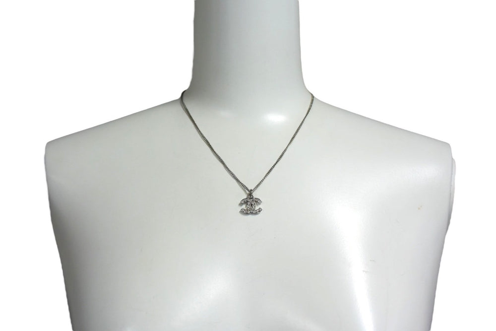 Very Good Condition CHANEL Necklace Choker Here Mark Rhinestone 08V Metal Rhinestone Silver Good Condition Used 4c075492