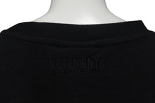 Load image into Gallery viewer, 極美品 VETEMENTS ヴェトモン 21SS Anarchy Gothic Logo 半袖Ｔシャツ ブラック コットン サイズS UE51TR640B 中古 4c075506