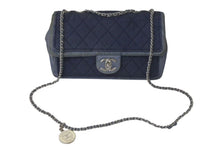 Load image into Gallery viewer, CHANEL シャネル マトラッセ26 ショルダーバッグ 20番台 ブルー ネイビー デニム シルバー金具 美品 中古 4c075560