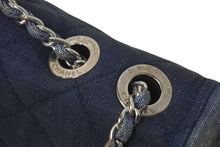 Load image into Gallery viewer, CHANEL シャネル マトラッセ26 ショルダーバッグ 20番台 ブルー ネイビー デニム シルバー金具 美品 中古 4c075560