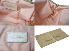 Load image into Gallery viewer, LOUISVUITTON ルイヴィトン オモニエール ハンドバッグ M92060 モノグラムサテン ホワイト マルチカラー ゴールド金具 良品 中古 4c075669