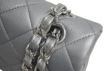 Load image into Gallery viewer, CHANEL シャネル チェーンショルダーバッグ マトラッセ23 キャビアスキン シルバー シルバー金具 ランダムシリアル 中古 4c075675