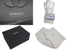 Load image into Gallery viewer, CHANEL シャネル チェーンショルダーバッグ マトラッセ23 キャビアスキン シルバー シルバー金具 ランダムシリアル 中古 4c075675